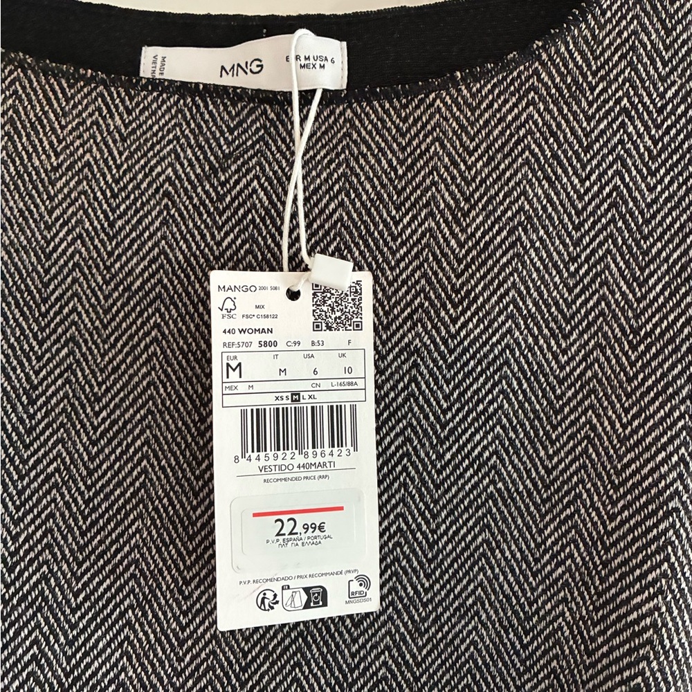 Black and White Sleeveless Crew Neck Dress